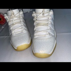 Jordan 11 Retro Jordan Low Heiress Pure Platinum